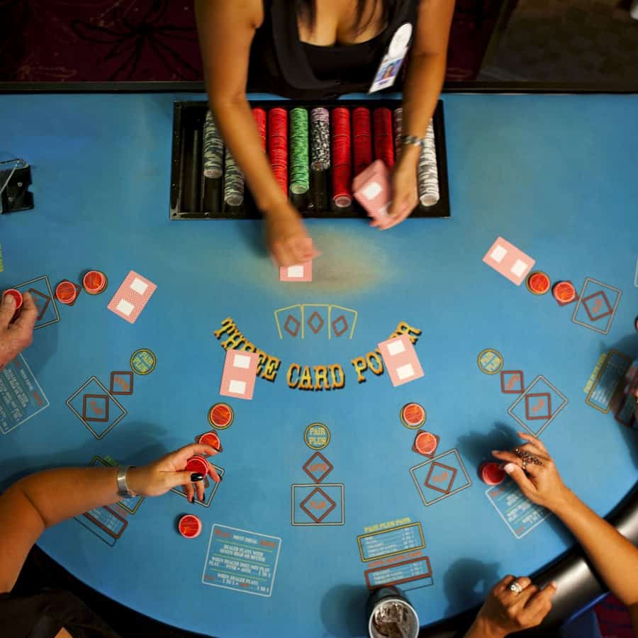 Cách xác định đối thủ trong Poker online