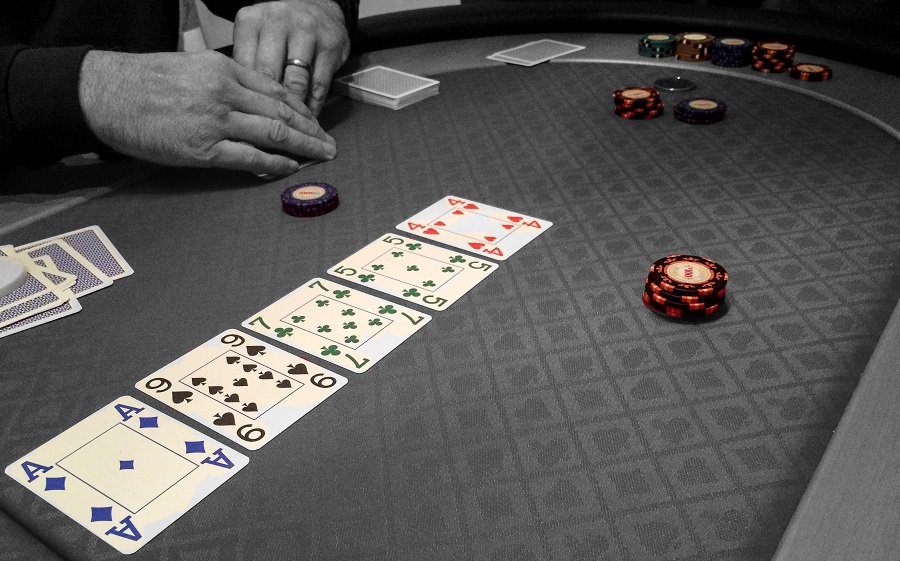 Đâu là yếu tố để thắng lợi trong Poker online