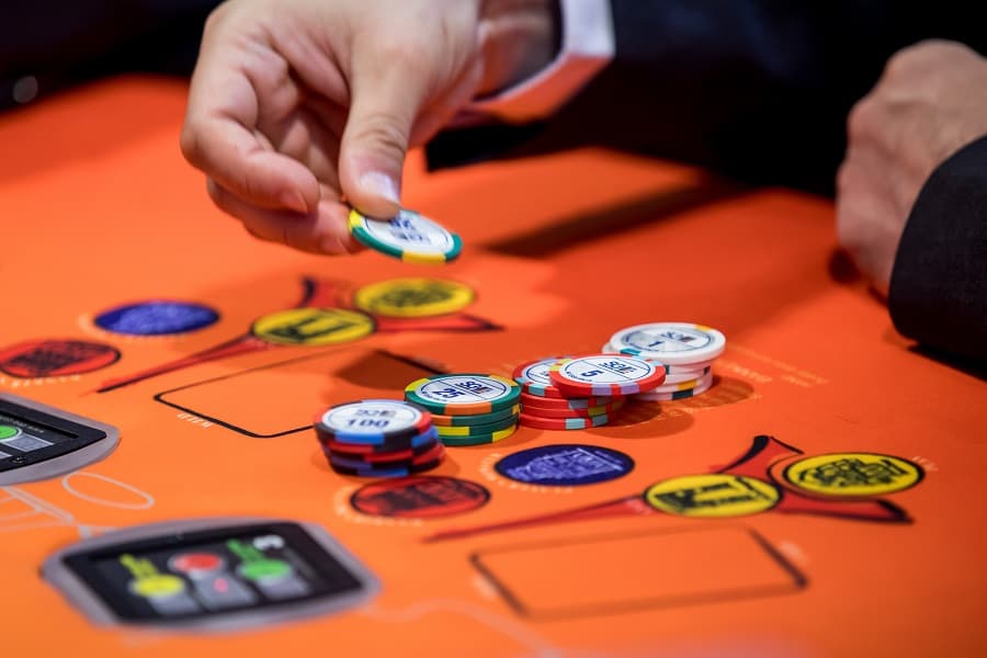 Trò chơi Poker và cách rút kinh nghiệm từ những sai lầm